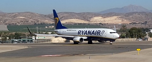 RYAINAIR Flugzeug rollend W